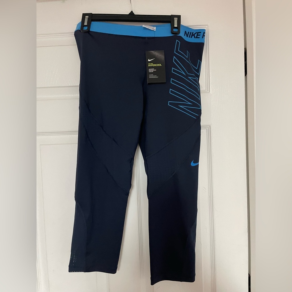 NWT- Nike Pro Navy Blue Hypercool training capri pants. Size is XL